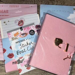Pipsticks coquette items